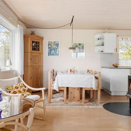 Pet Friendly In With Kitchen Holiday home *