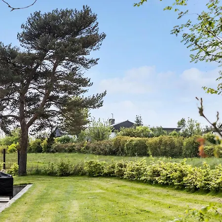 Pet Friendly In With Kitchen Holiday home *
