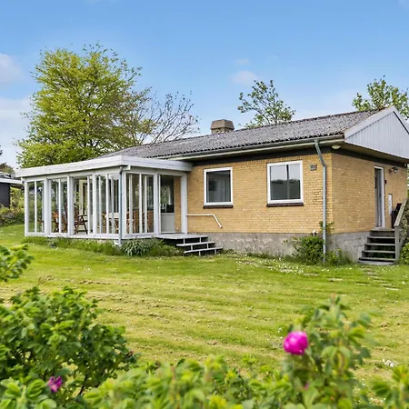 Holiday home Pet Friendly In With Kitchen