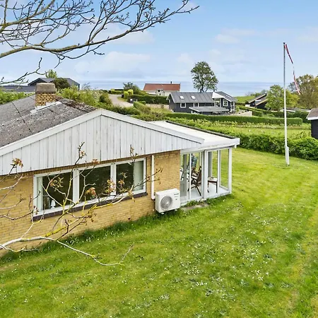 Holiday home Pet Friendly In With Kitchen